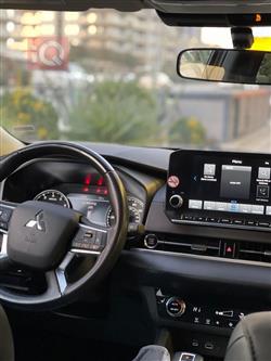 ميتسوبيشي اوتلاندر